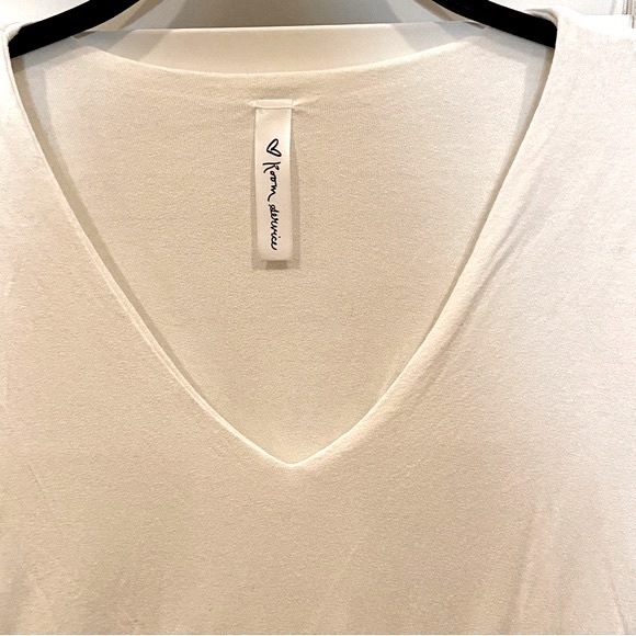 ROOM SERVICE V-Neck Long Sleeves Snap Closure Cream Bodysuit Soft Luxe Comfort - Picture 8 of 8